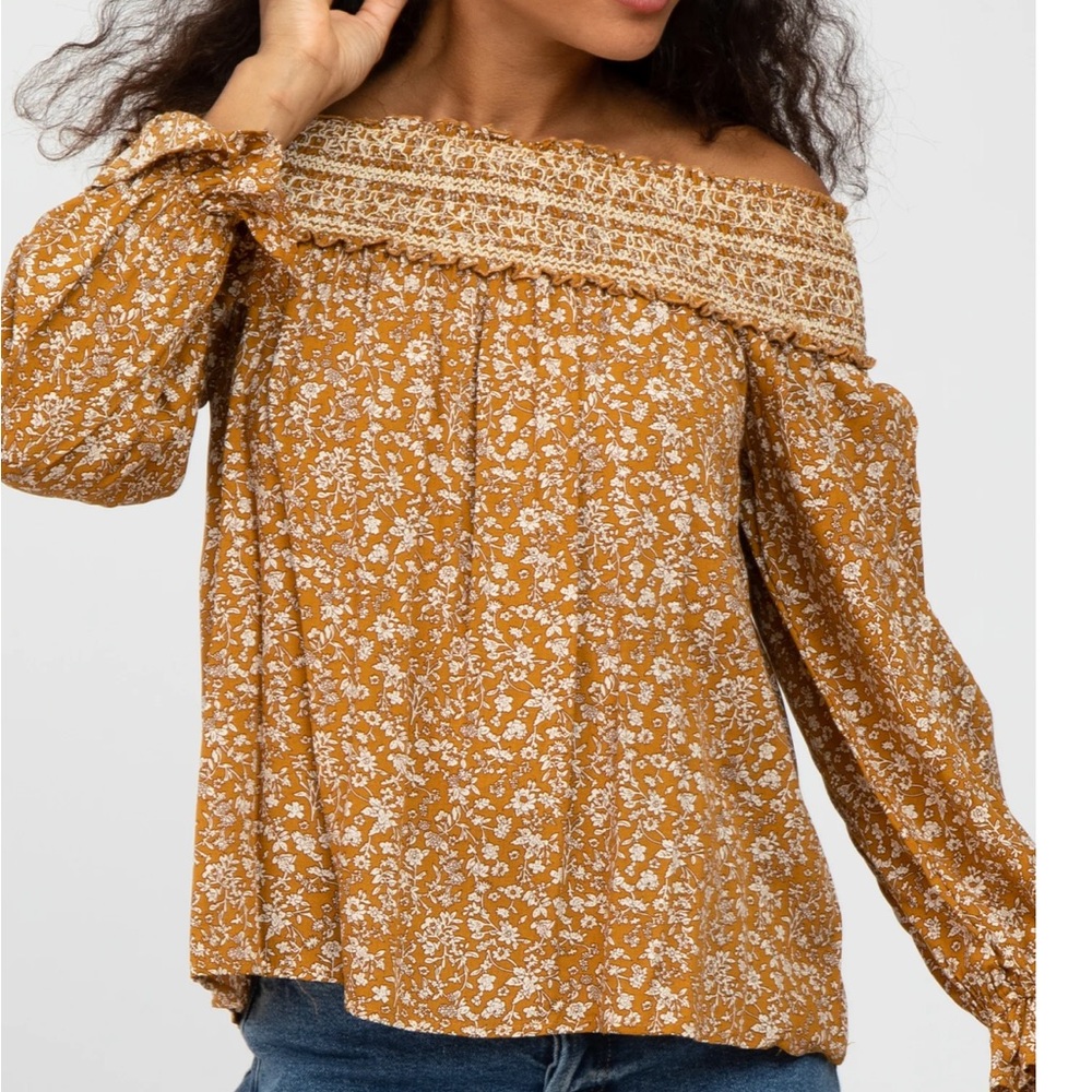 NWT Gold off shoulder top (brand is Promesa) bought from Pink Blush